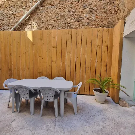 Mon Petit Patio * Fourques (Pyrenees-Orientales)